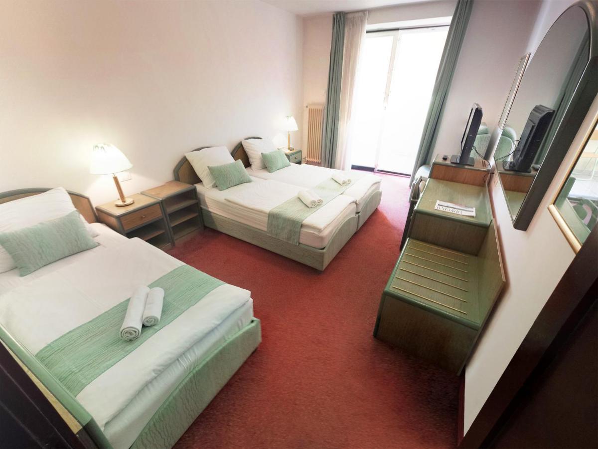Hotel Lucija Most Na Soci Luaran gambar