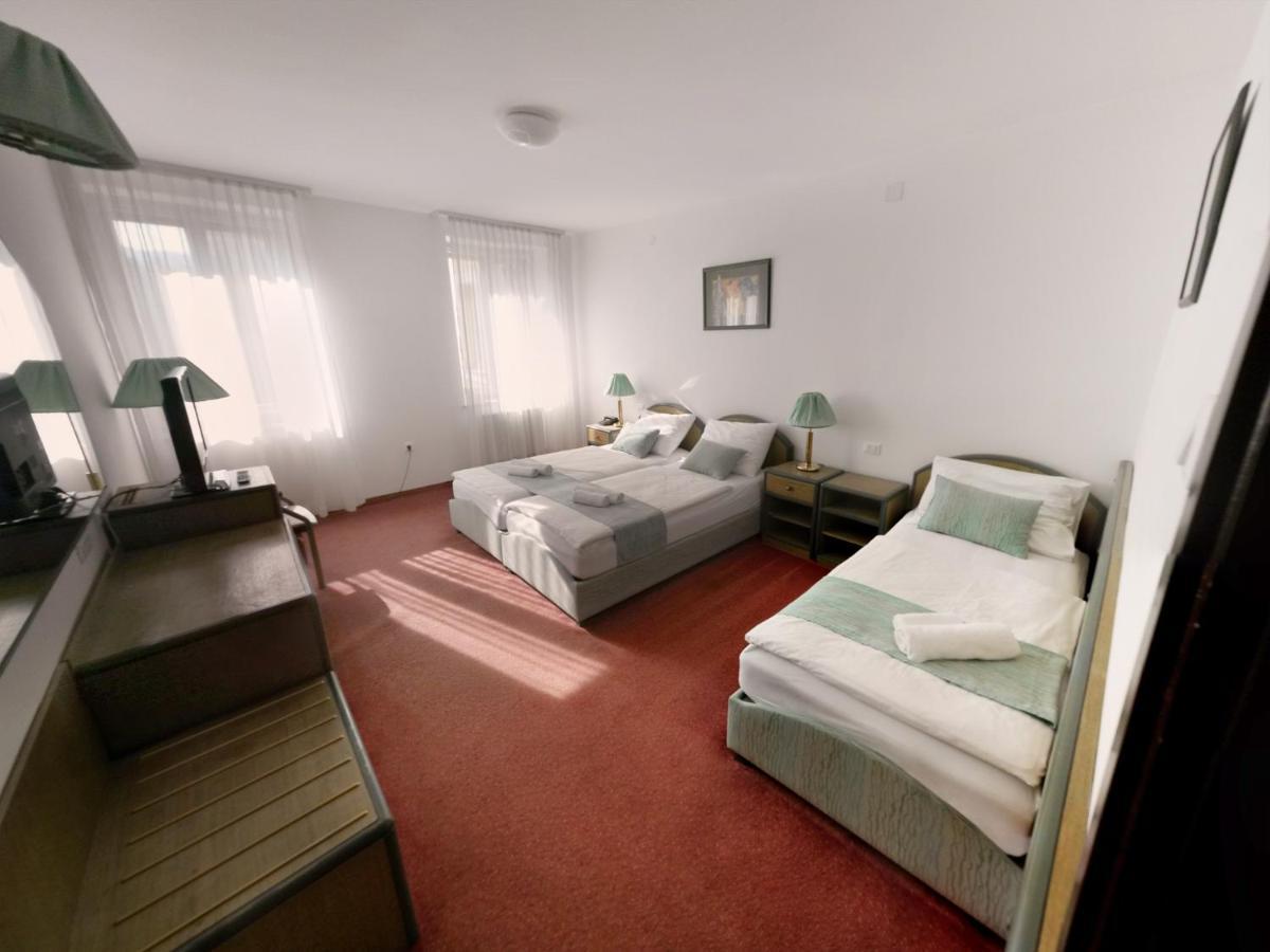 Hotel Lucija Most Na Soci Luaran gambar