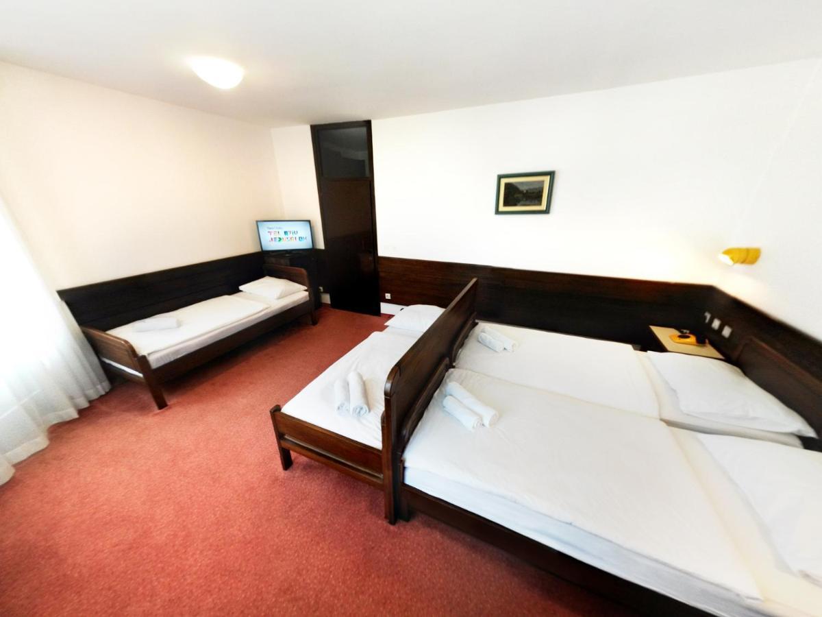 Hotel Lucija Most Na Soci Luaran gambar