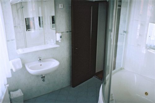 Hotel Lucija Most Na Soci Luaran gambar